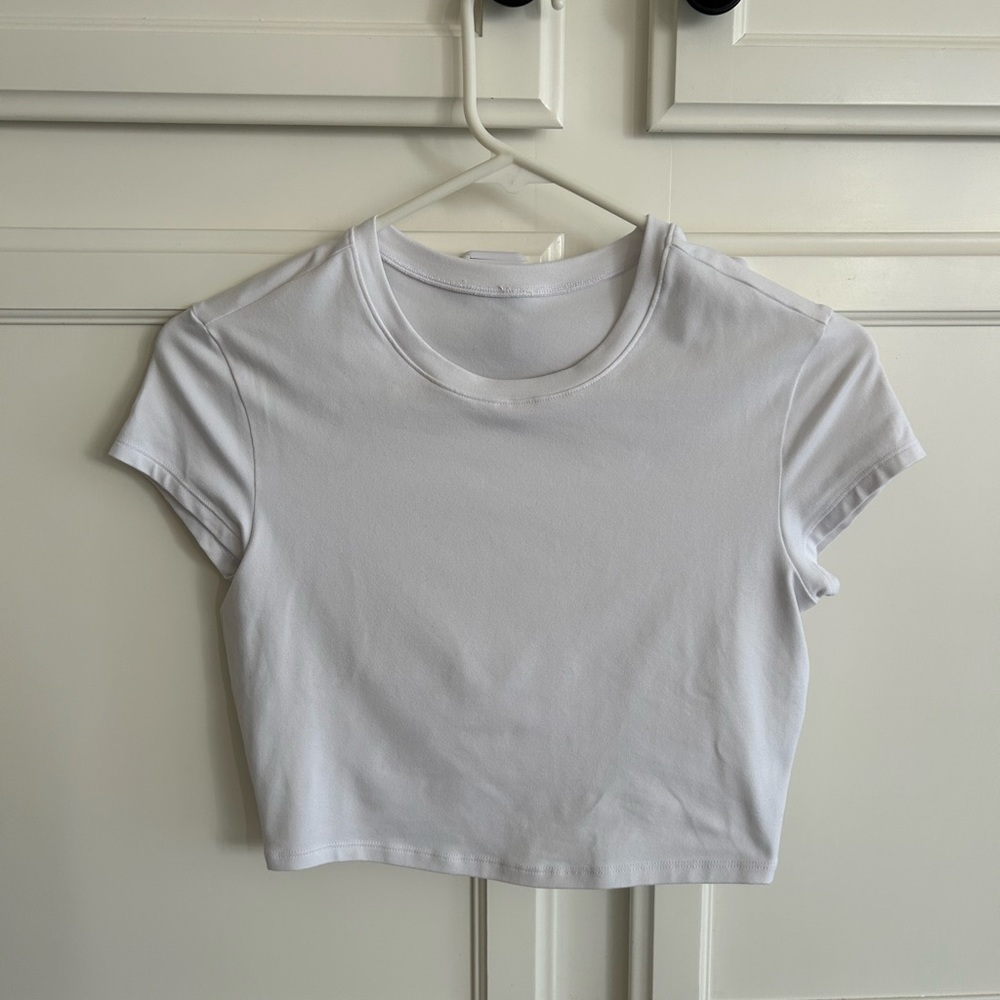 ALO Yoga White Short Sleeve Tee